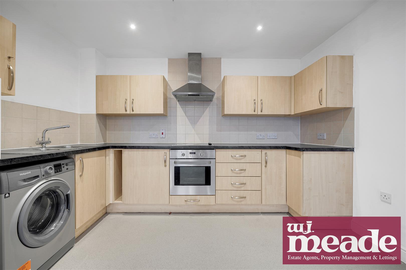 2 bed property in Mercer Court, Mile End